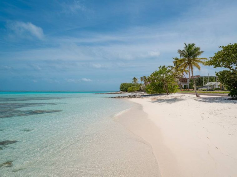 Porto de Galinhas: praias paradisíacas e passeios de jangada